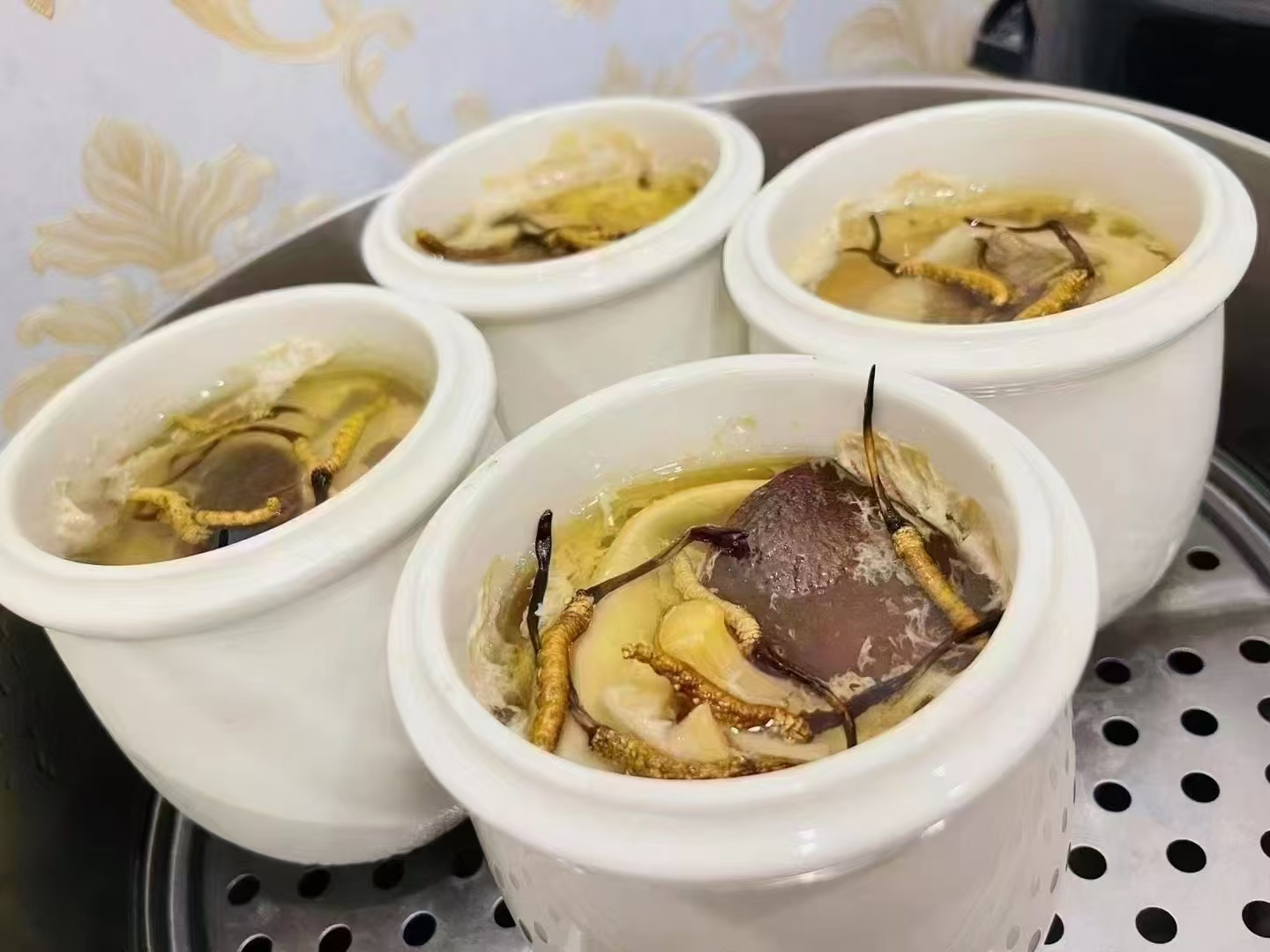 冬虫夏草蒸制后的口感解析：从质地到风味的科学品鉴
