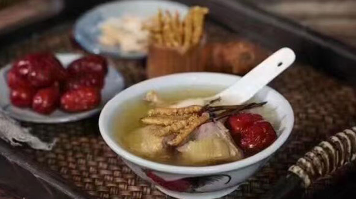 冬虫夏草煲排骨汤怎么做